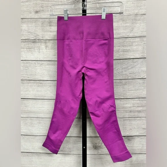 Lululemon Seamless High Rise Crop Leggings - Picture 4 of 7